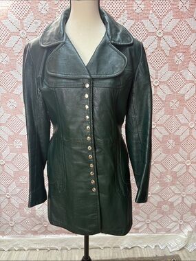 Vintage Quebec Leather Garments Green Leather Coat Made in Canada
Sz Sm/Med